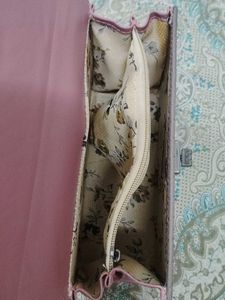 Stylish Woman Crossbody Bag