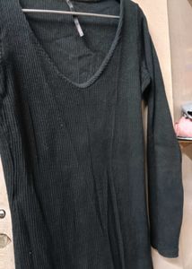 Chic Ribbed V-Neck Long Sleeve Midi Dress