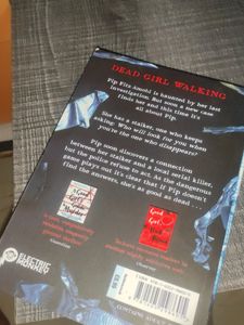 No.1 New York Times Bestselling Author Holly Jacks