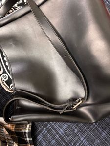 Chic Black Faux Leather Shoulder Bag