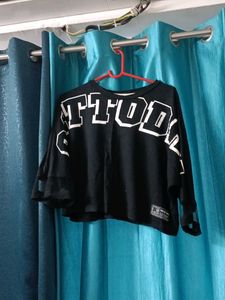 Black Graphic Print Cropped Top