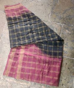 Elegant Plaid Dupatta with Golden Border