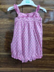 2 onesie for girls ( 6-9 months)