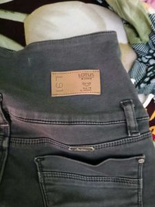 Stylish Gray capri
