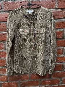 Chic Snakeskin Print Button-Up Tunic Top