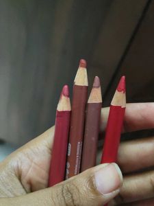 Elle 18 Lipsticks &amp; Liners ( Set of 5)