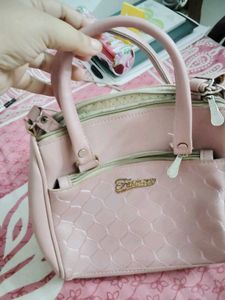 29.Chic Pink Handbag