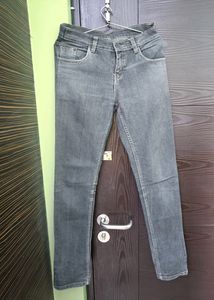 Grey Straight Fit Jeans for Women