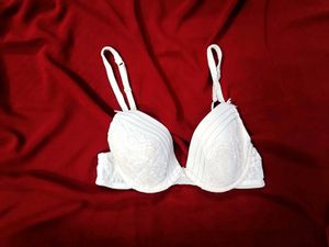 🇳🇿💫🎀Elegant White Lace Padded Bra