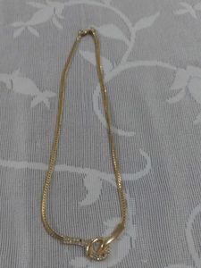 Elegant Gold Tone Necklace with Rhinestones