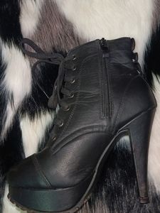 Pencil Heels Ankle Length Boots.