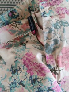 Floral Print pant. unused