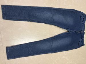 Trendy Speckled Denim Skinny Jeans with Heart Back