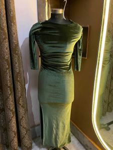 Elegant Green Velvet Maxi Dress