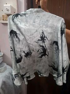 Stylish Printed Crop Top &amp; Shrug Set