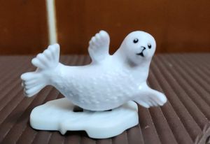 3 kinderjoy animal toys