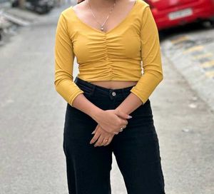 Chic Yellow Ruched Long Sleeve Crop Top