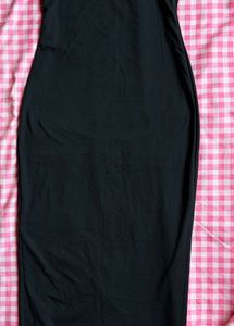 Sleek Black Spaghetti Strap Midi Dress