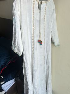 Laks*ita Elegant Embroidered White Kurta