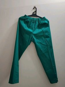 Women's Solid Mid Rise Cotton Pant