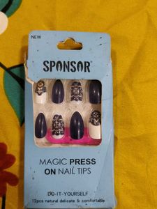 Press-On Nails - Elegant Blue &amp; White Design