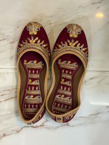 Embroidered Jutti Flat Shoes