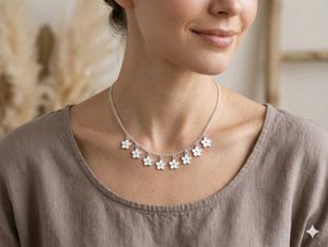 Cute Flower necklace 🌹