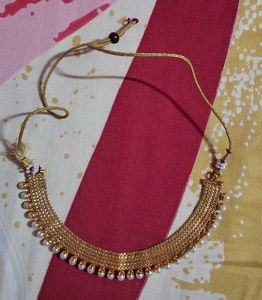 Elegant Pearl &amp; Gold Necklace