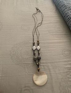 Boho Chic Shell Pendant Necklace