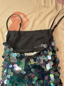 very aesthetic and Y2K, black big sequence top