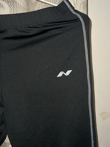 Comfortable Black leggings for gym