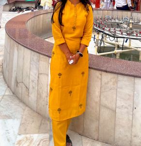 💥 Diwali Offer💥 Yellow Embroidered Kurta Set