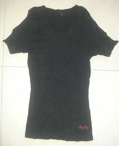 🖤 United Colors of Benetton Black V-Neck T-shirt