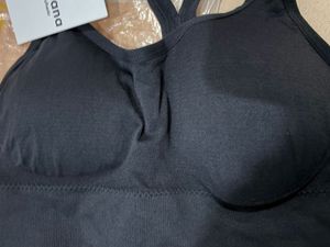 Comfortable Sports Bra with Cross Strap Design