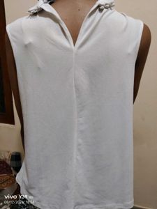 Elegant White Sleeveless Top