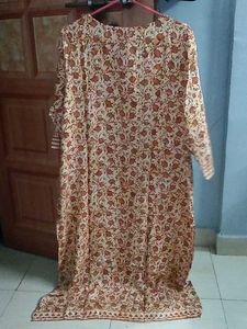 Auralia Stylish Floral Kurta Set.