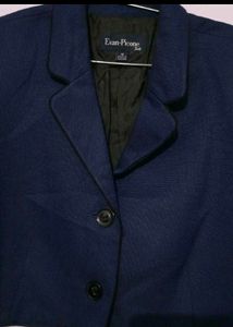 Chic Cropped Navy Blazer
