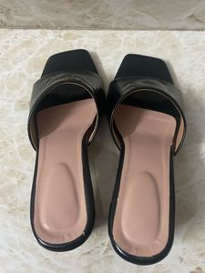 Stylish Black Block Heel Sandals