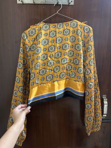 Stylish Printed Bell Sleeve Crop Top