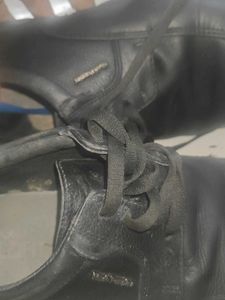 Classic Black Leather Lace-Up Shoes