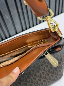 Micheal kors slingbags