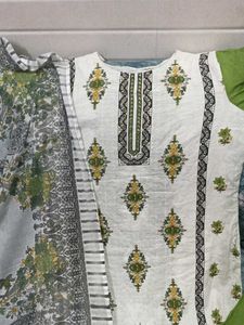 PRELOVED PAKISTANI FLORAL SUIT 3PCS 🌿