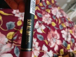 Elegant Matte Berry Lipstick by HIARYRHODA