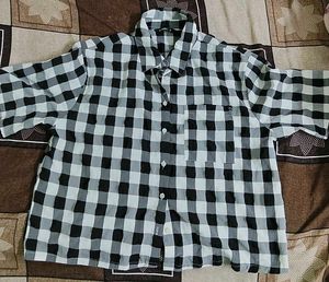 Checked Button-Up Short Sleeve Shirt