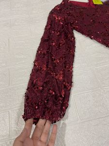 GLOBUS Maroon Sequins Bodycone dress