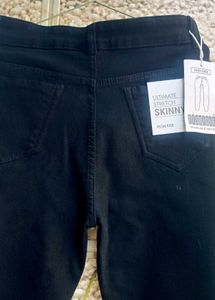 New with tag Black High-Rise Skinny Jeans