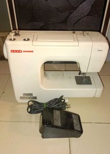 USHA Janome Sewing Machine