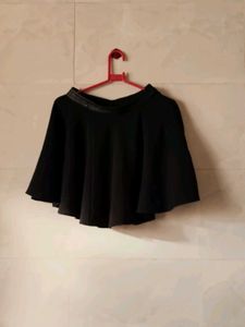 Chic Black Mini Skirt