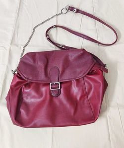 Baggit Stylish Burgundy Crossbody Bag
