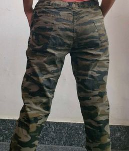 Camouflage Army print Cargo Pants